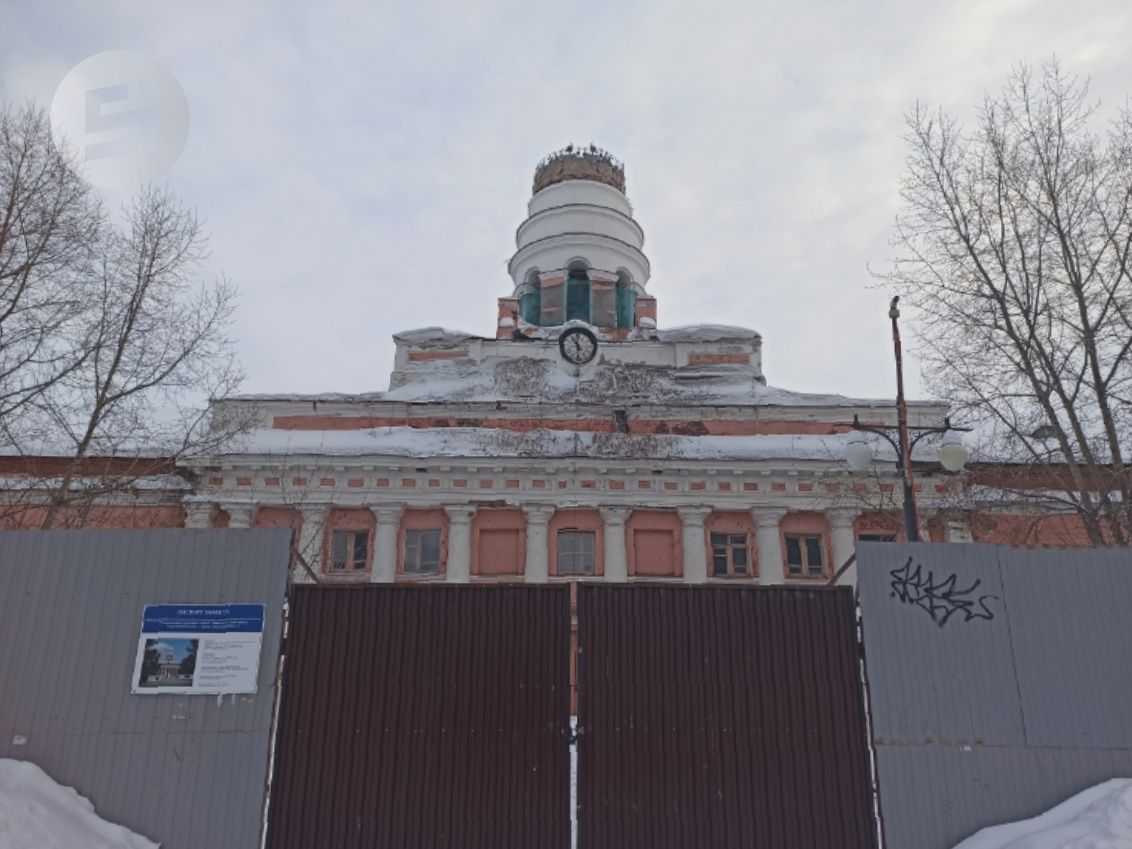 Новый подрядчик уже выполнил часть работ по реставрации главного корпуса оружейного завода Ижевска 