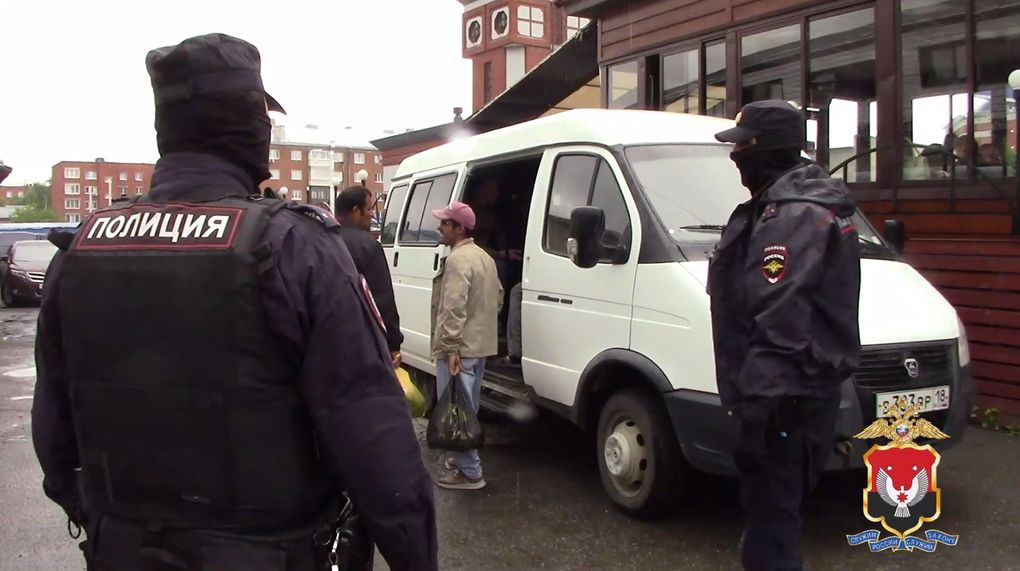 На Сенном рынке в Ижевске прошёл рейд по выявлению незаконной миграции