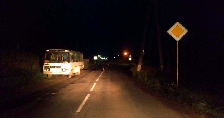 Пьяный водитель столкнулся с автобусом в Кизнере