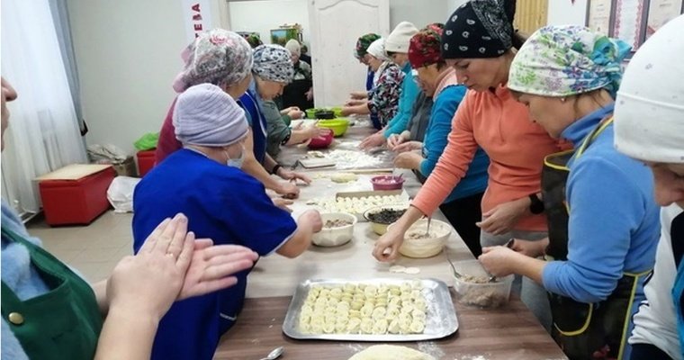 100 кг пельменей налепили жители Кезского района Удмуртии для участников СВО