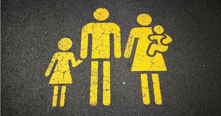 Значок с изображением традиционной семьи для многодетных родителей может появиться в Удмуртии