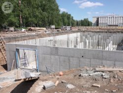 На Центральной площади Ижевска установили каркас «сухого» фонтана