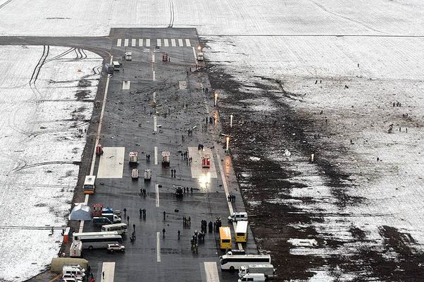 Источник: пилот разбившегося Boeing в Ростове-на-Дону специально ввел самолет в пике