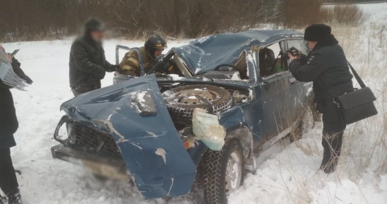 Один человек погиб и двое пострадали в ДТП на трассе в Удмуртии