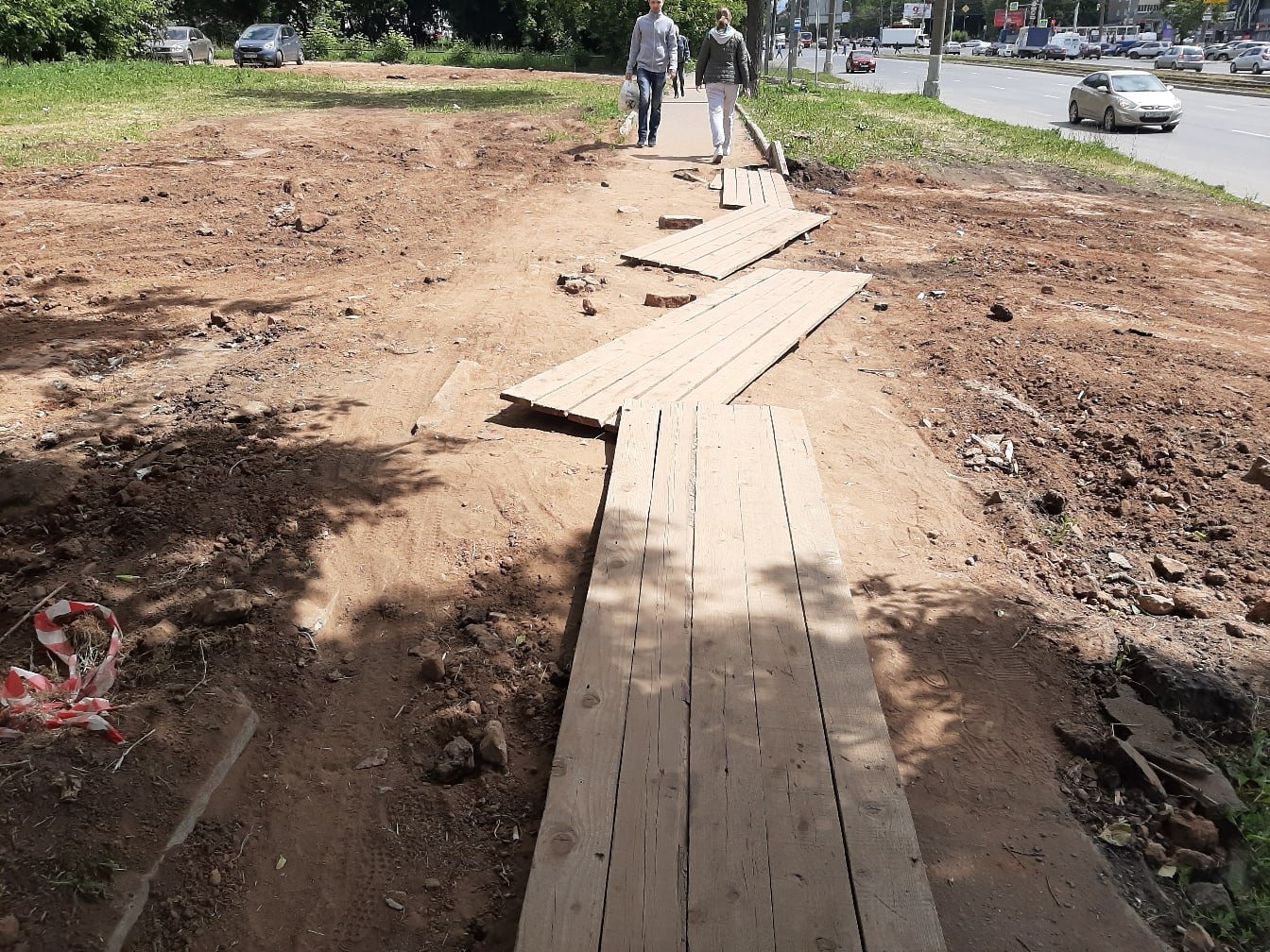 Более 300 тротуаров в Ижевске нуждаются в капитальном ремонте