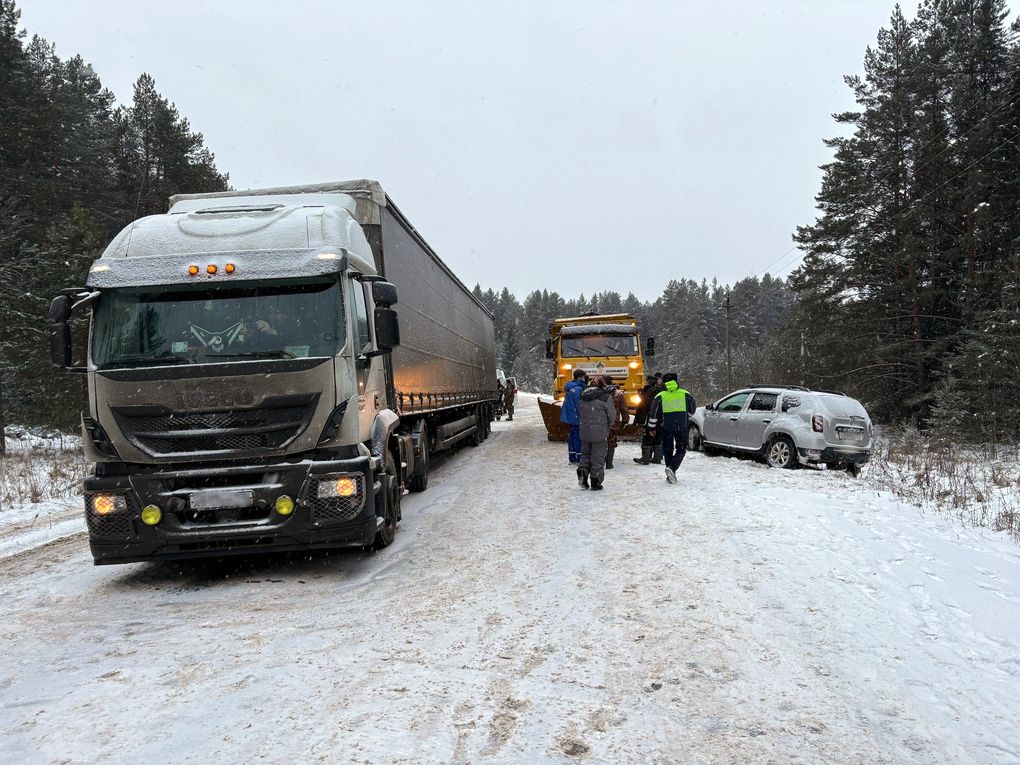 Грузовик в Воткинске врезался в легковушку