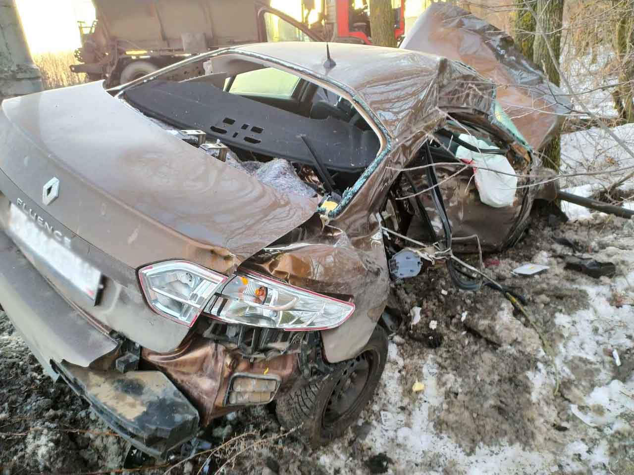 Выехавший на встречную полосу водитель погиб в аварии с «Камазом» под Ижевском
