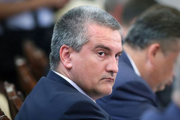 Киевский суд постановил арестовать главу Крыма Аксенова из-за «Артека»