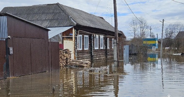 В Кизнере подтопило 50 дворов из-за подъёма воды в реках