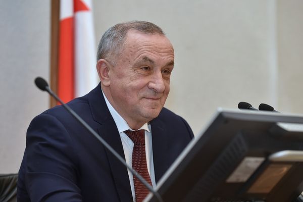 Глава Удмуртии потерял две позиции в рейтинге губернаторов в соцмедиа