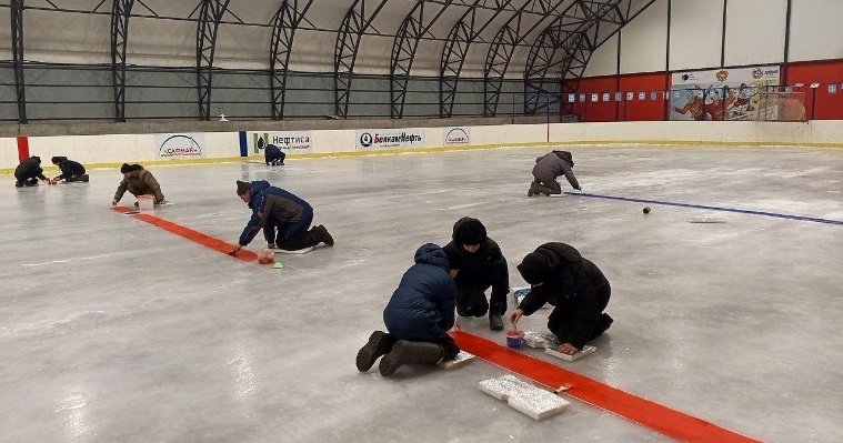 Для жителей Каракулино открыли крытый каток