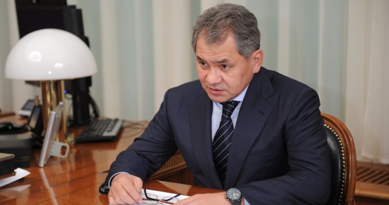 Сергей Шойгу впервые представил свои художественные работы на выставке в Туве