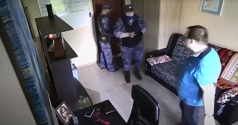 В Москве уволили росгвардейца, который угрожал мужчине подбросить наркотики в дом