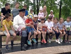 Глава Малопургинского района Удмуртии отметил с местной детворой «Пушкинский день»