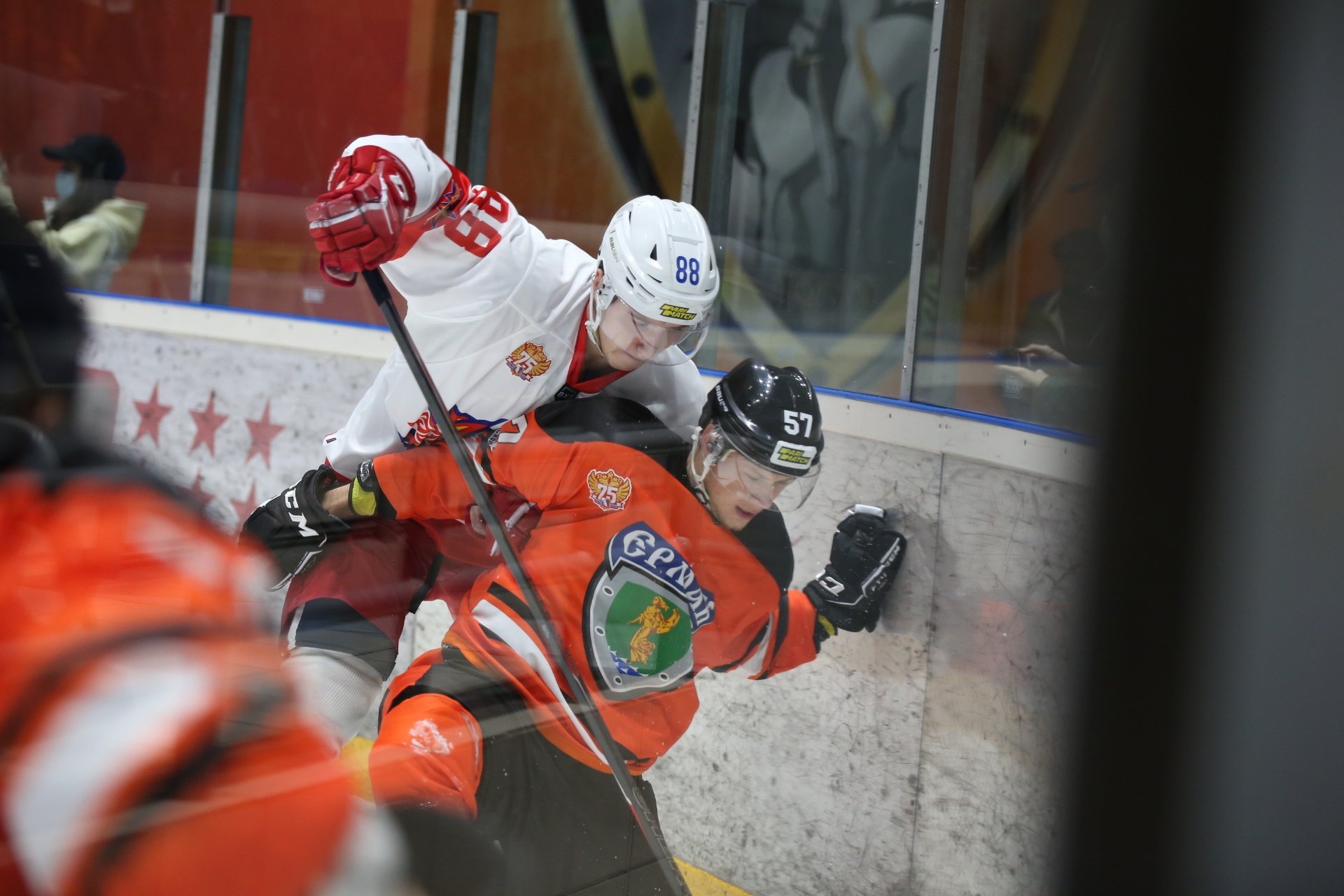 

Хоккеисты «Ижстали» победили на выездном матче команду из Ангарска 

