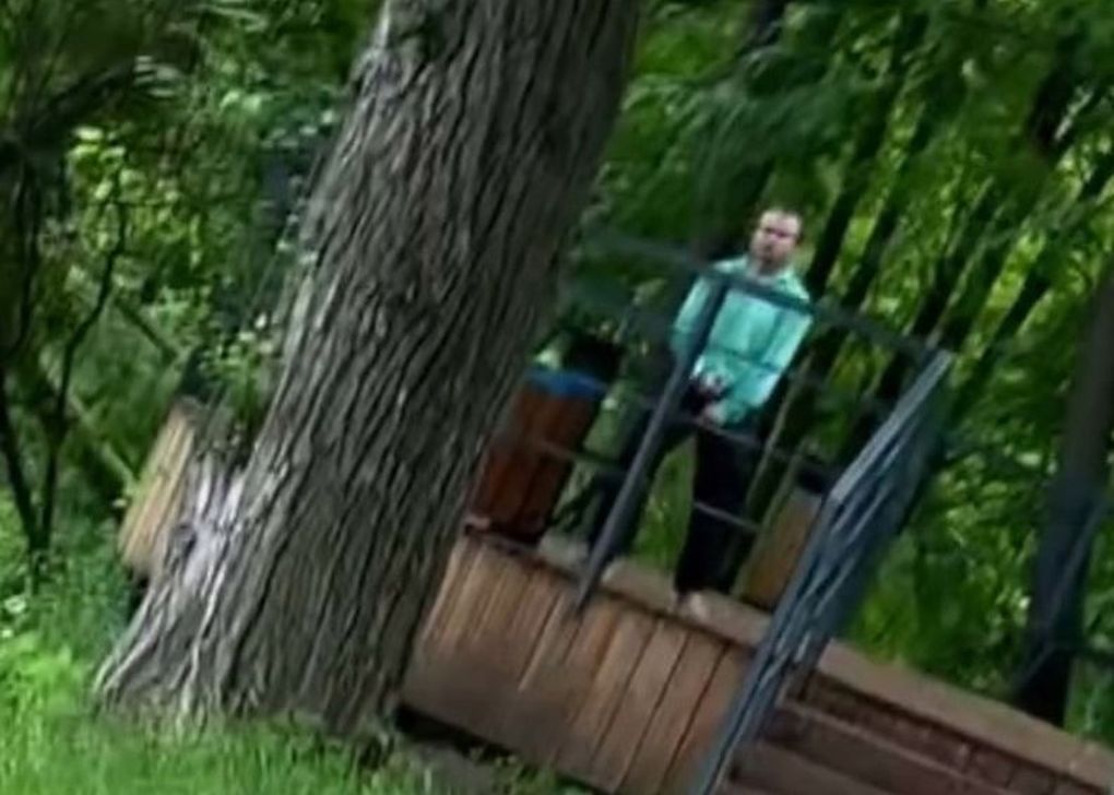 Следователи установили личность извращенца из Козьего парка