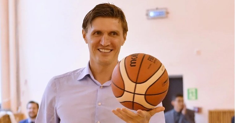 Звезда мирового баскетбола Андрей Кириленко провел мастер-класс в школе в селе Италмас в Удмуртии