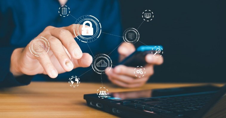 ВТБ: мошенники обновили схему обмана с «перерасчетом пенсии»