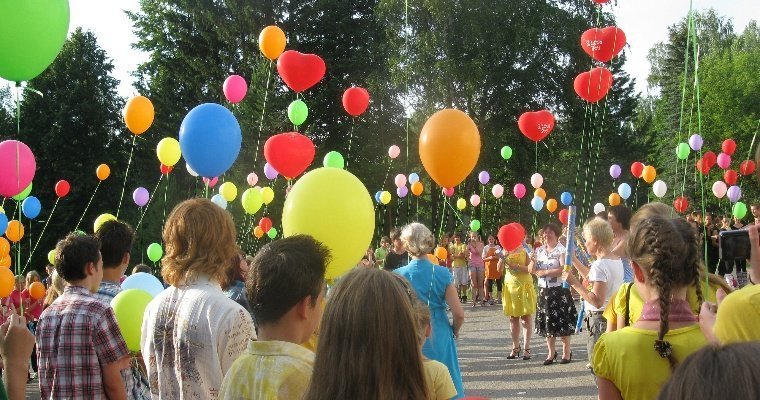 Шоу мыльных пузырей и фестиваль красок пройдут в День двора в Глазове 