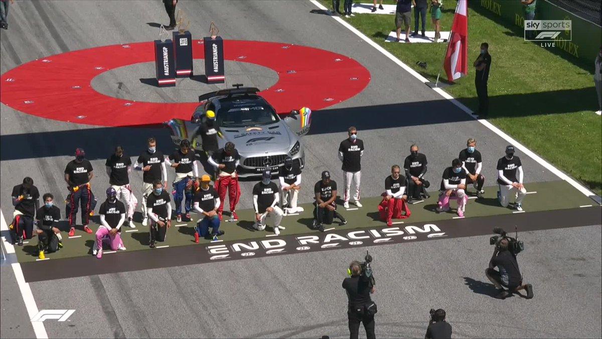 Шестеро гонщиков не встали на колено перед стартом «Формулы-1» в Австрии