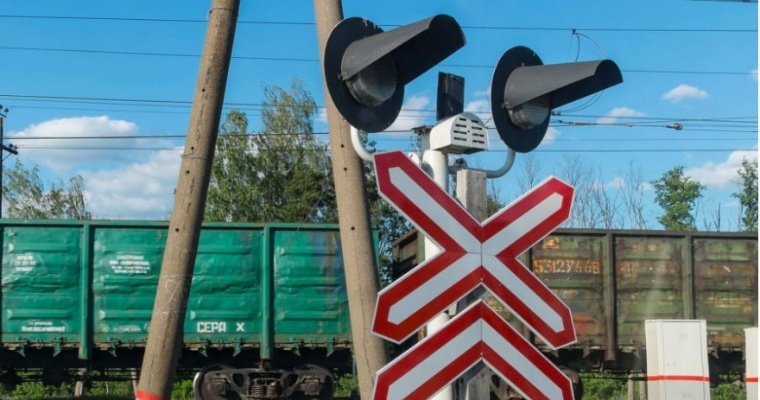 В Ижевске временно ограничат движение транспорта через ж/д переезды 
