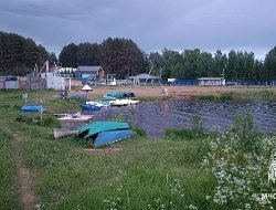 Из-за порывов ветра на Ижевском пруду чуть не утонули пять человек