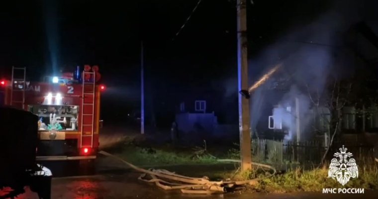 Женщина погибла на пожаре в Удмуртии