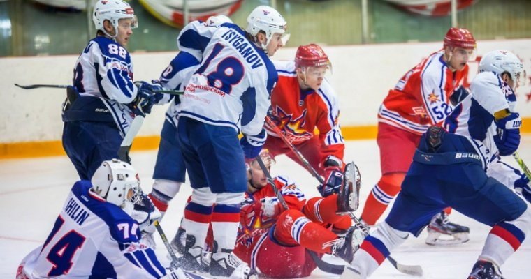 Хоккеисты «Ижстали» проиграли красноярскому «Соколу» 