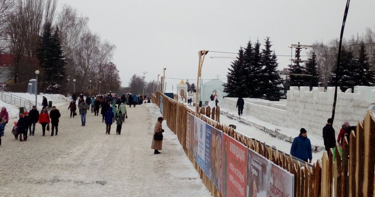 Глава Удмуртии раскритиковал ледовый город «Сказбург» на Центральной площади