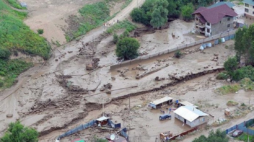 

Из-за наводнения в Турции пропало не менее 200 человек 

