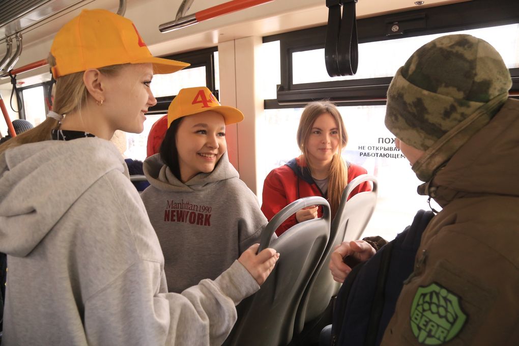 Ижевчане в трамвае 10 узнают о вреде сквернословия