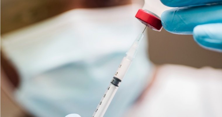 Сроки поступления антиковидной вакцины в Удмуртию, изменение требований к автомобильным аптечкам и новый Грин-де-Вальд: что произошло минувшей ночью