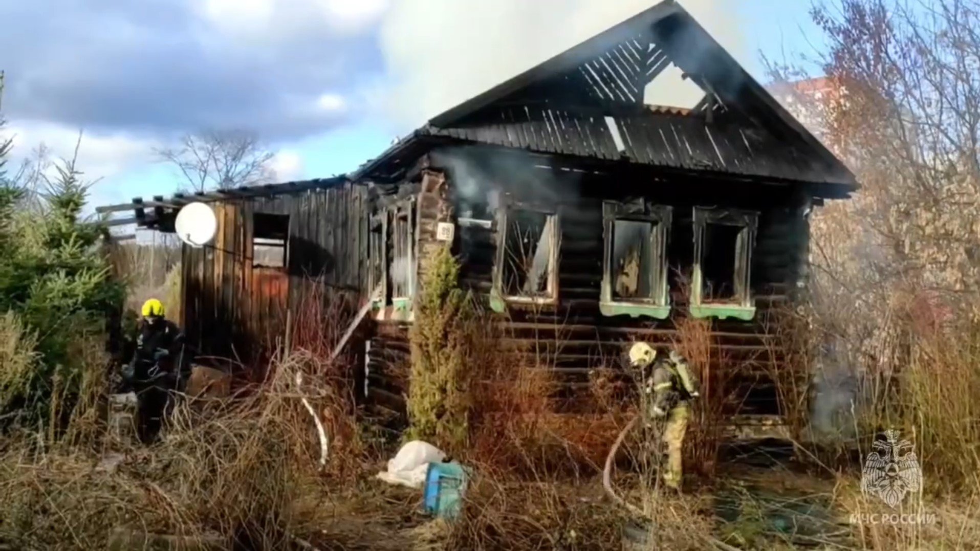 В Ижевске сгорел заброшенный дом