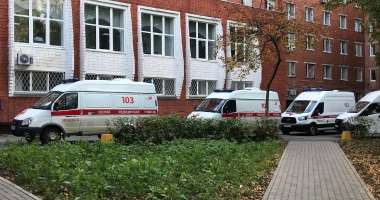 15 пострадавших при стрельбе в школе Ижевска эвакуируют спецбортом в Москву