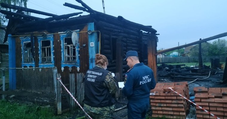 Двое взрослых и четверо детей погибли во время пожара в Удмуртии