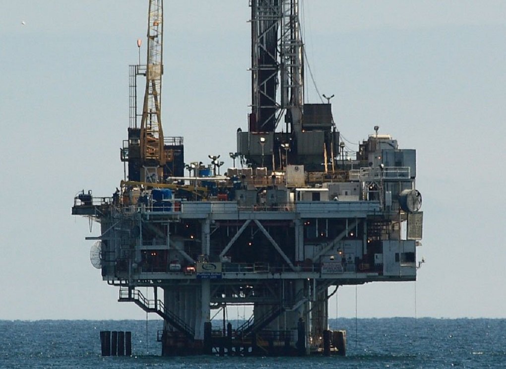 Страны ОПЕК договорились о снижении добычи нефти на 2 млн баррелей в сутки