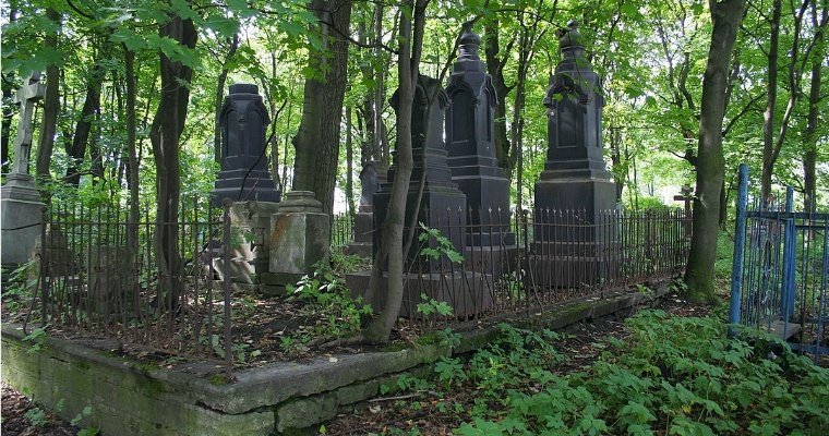 Старообрядцы одной из деревень Удмуртии попросили не благоустраивать кладбище, а сделать к нему дорогу