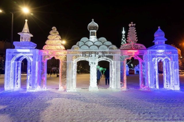 

В Ижевске открыли ледовый городок на Центральной площади

