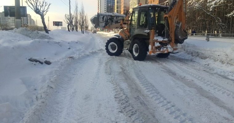 В Ижевске на улице Ленина 9 и 10 января продолжится уборка снега 