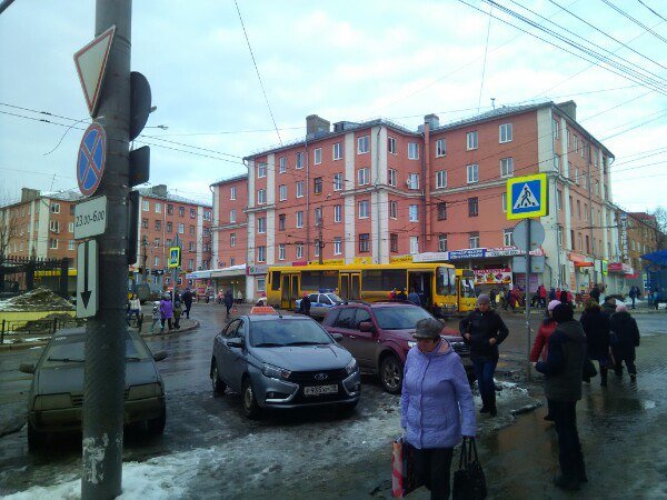 Автобус сбил девушку на улице Красной в Ижевске