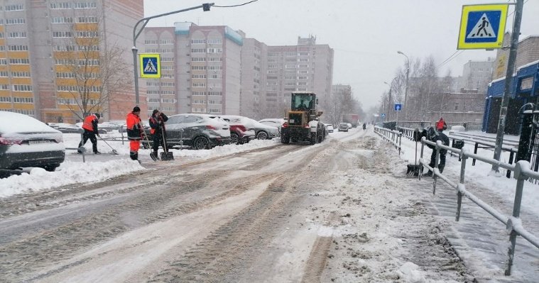 Улицы Ижевска чистили от снега дважды за ночь
