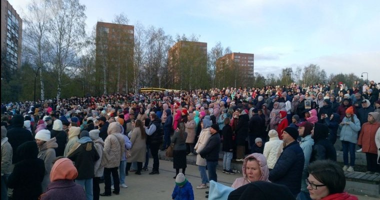 Более двух тысяч человек спели на Центральной площади Ижевска 9 мая