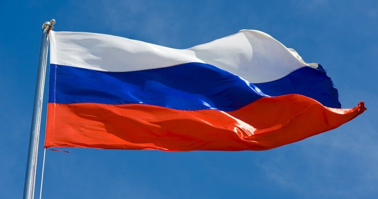Гигантский флаг России развернут в центре Ижевска