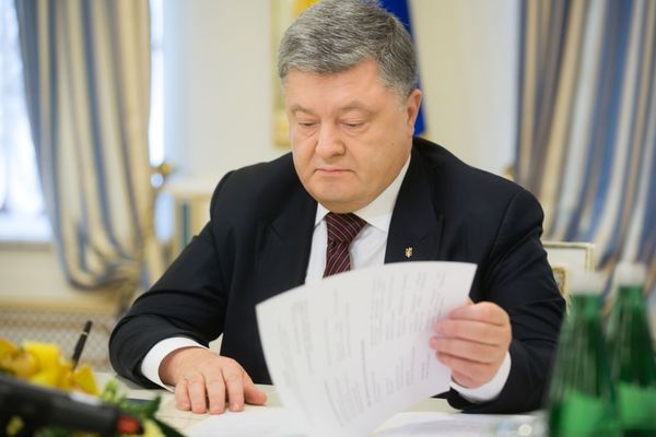 Президента Украины Петра Порошенко шесть часов допрашивали по «делу Майдана»