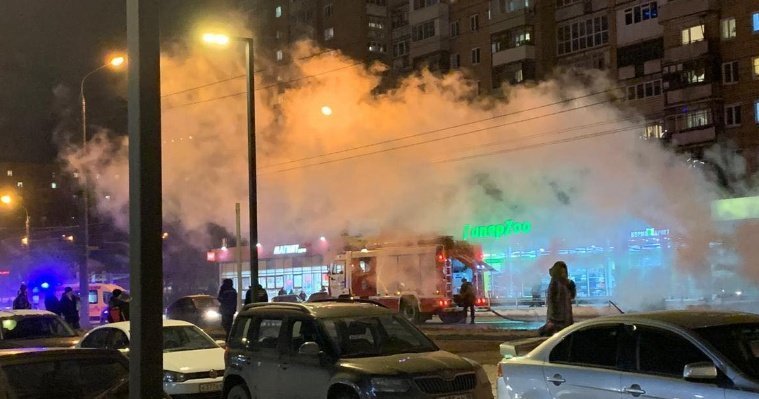 16 пассажиров эвакуировались из загоревшегося автобуса в Ижевске