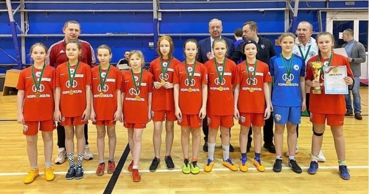 Ученицы ижевской школы попали в финал Всероссийских соревнований по мини-футболу 