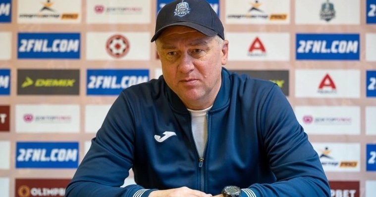 Футбольный клуб «Зенит-Ижевск» вновь остался без главного тренера