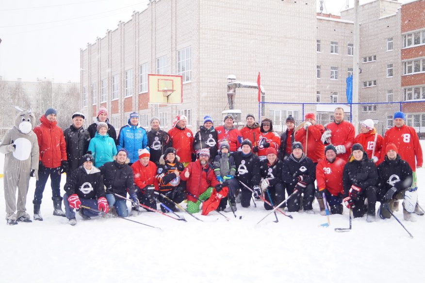 Победители прошлогоднего чемпионата по хоккею на валенках в Ижевске получили свой подарок