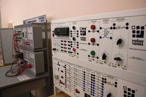 Удмуртэнерго оснастило современным оборудованием учебные классы студентов-энергетиков