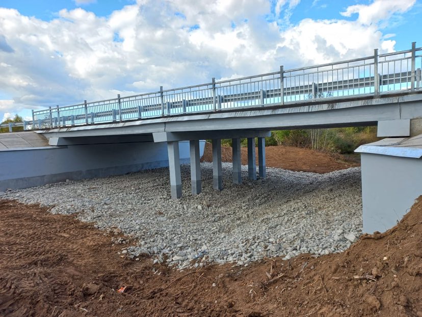 

Ремонт моста через реку Котовка завершили в Каракулинском районе

